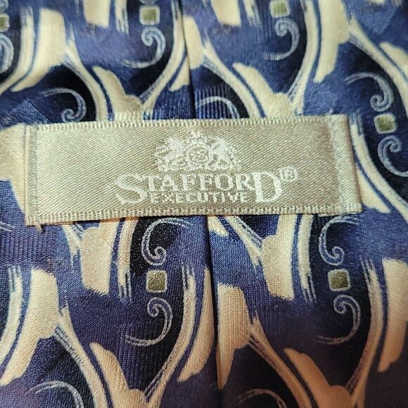 Stafford Executive Men's all silk blue tie - Picture 3 of 6